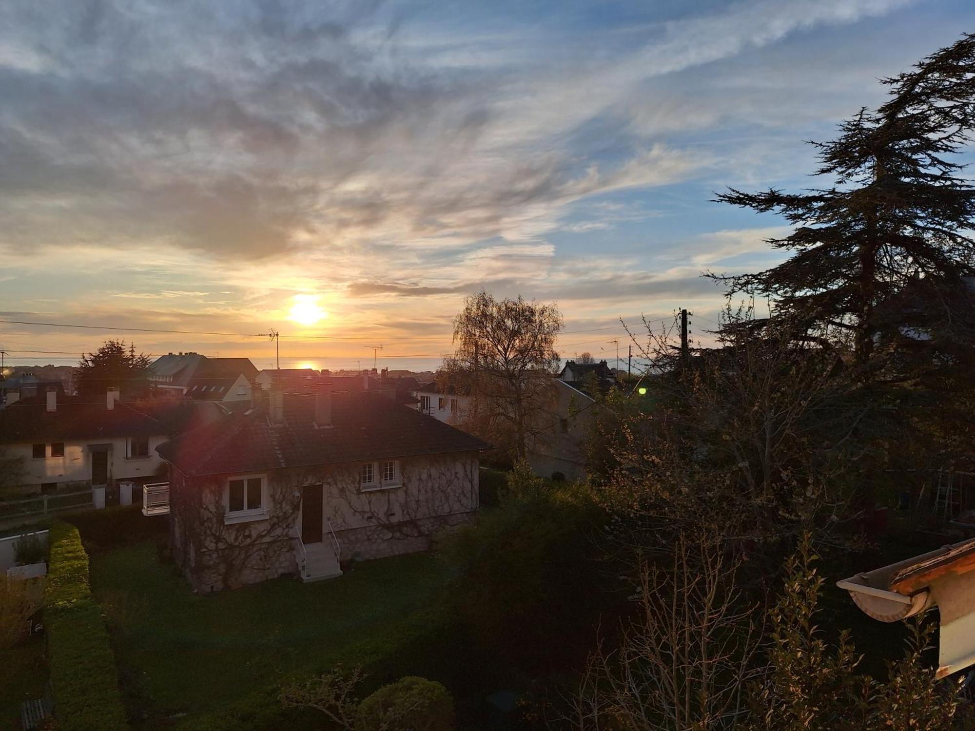 La Fleur Du Soleil Bed & Breakfast Trouville-sur-Mer Exterior photo